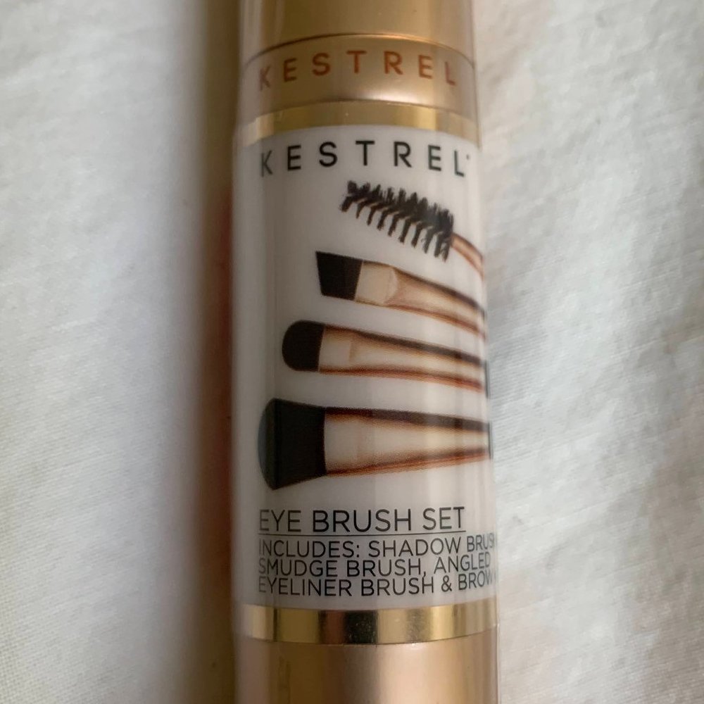 NWT Kestrel Eye Brush Set